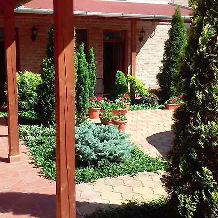 Varazsko Apartmanhaz *