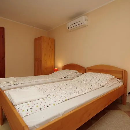 דירה Varazsko Apartmanhaz