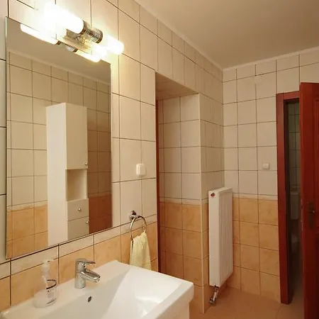 Varazsko Apartmanhaz דירה