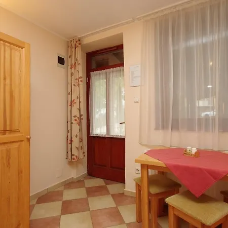 Varazsko Apartmanhaz *