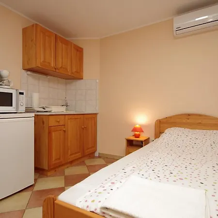 Varazsko Apartmanhaz דירה