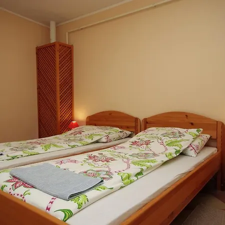 Varazsko Apartmanhaz דירה גיולה